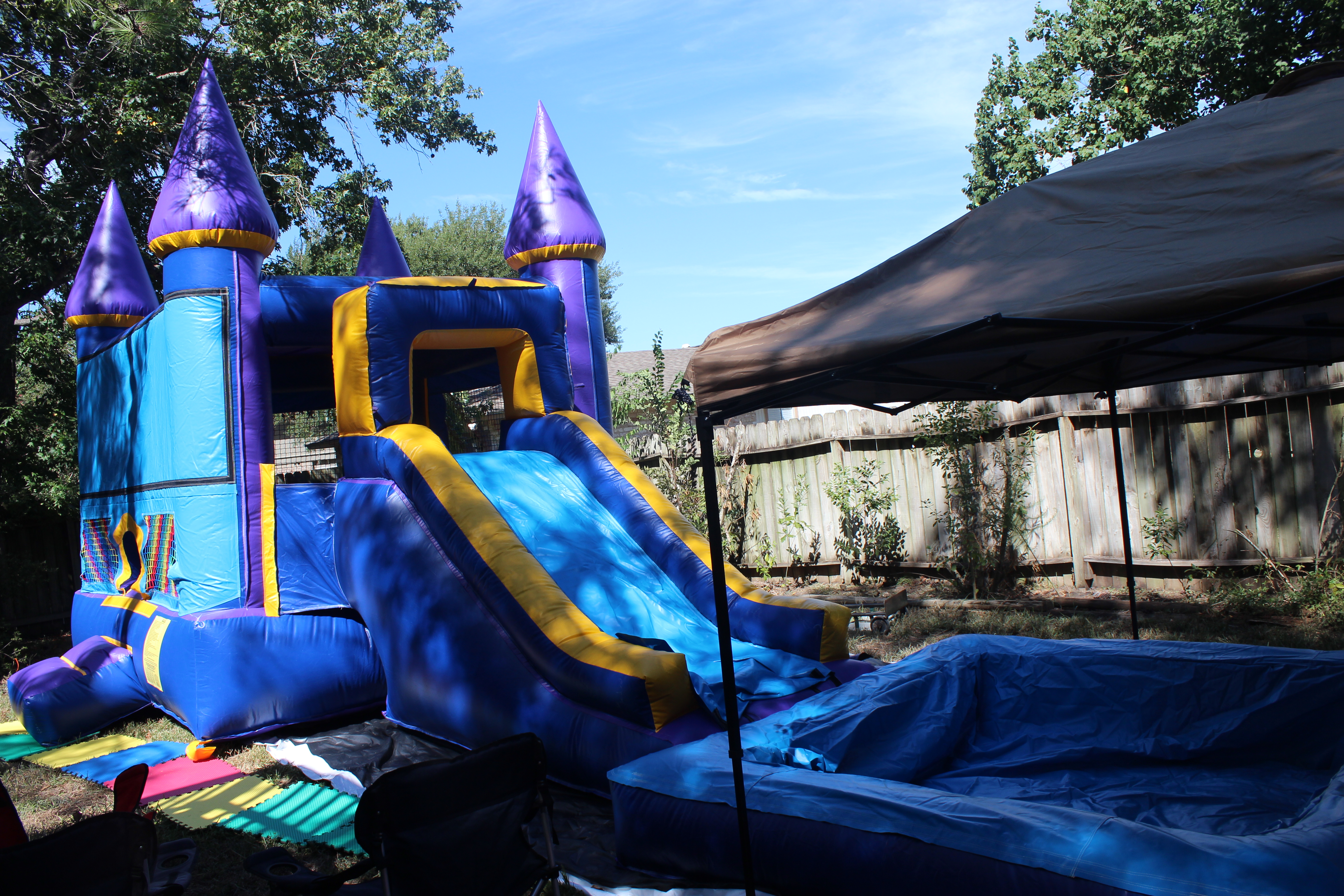 rent bounce house woodlands