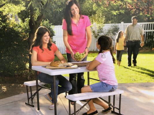 Kids Tables and Chairs